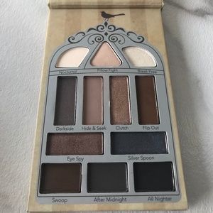 NEW - Smokey Eyeshadow Palette